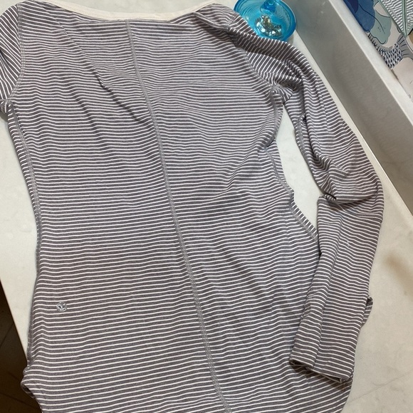 Lululemon Awesoma gray Striped Henley 6 - Picture 8 of 9